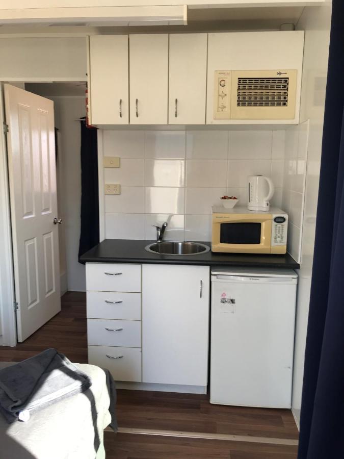 Australian Hotel Winton Budget Hotel Accommodation 외부 사진