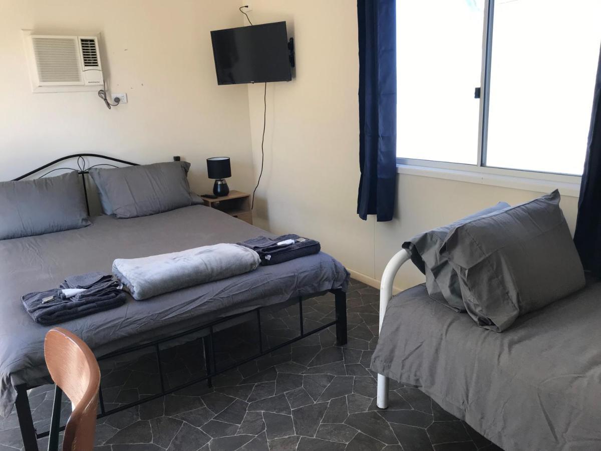 Australian Hotel Winton Budget Hotel Accommodation 외부 사진